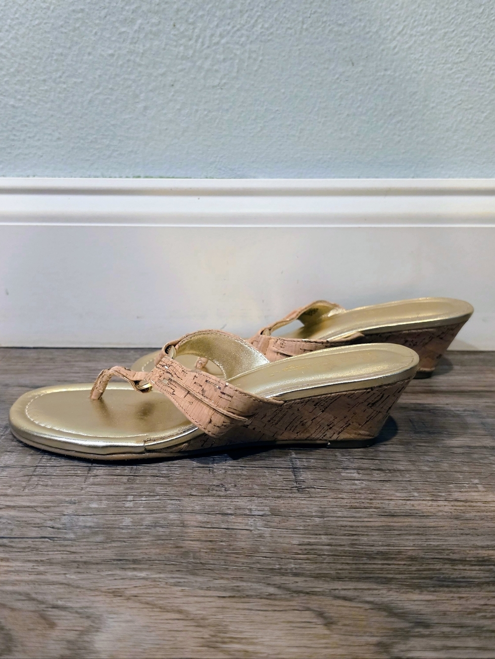 Lilly Pulitzer Women’s Gold Cork Wedge Thong Sandals